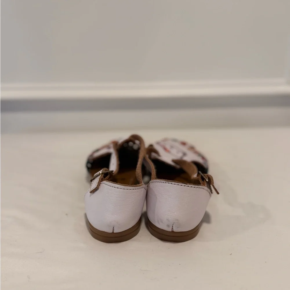Hello Kitty‎ Huarache white Sandals approximately girls Size 12